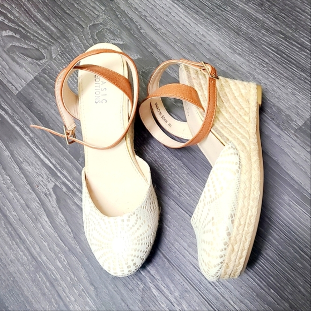 Basic Editions wedge shoes